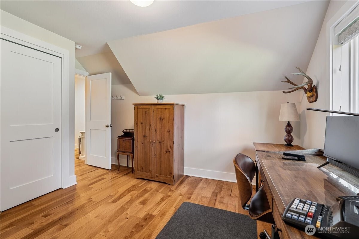 10804 Pioneer Drive , Anderson Island, WA 98303