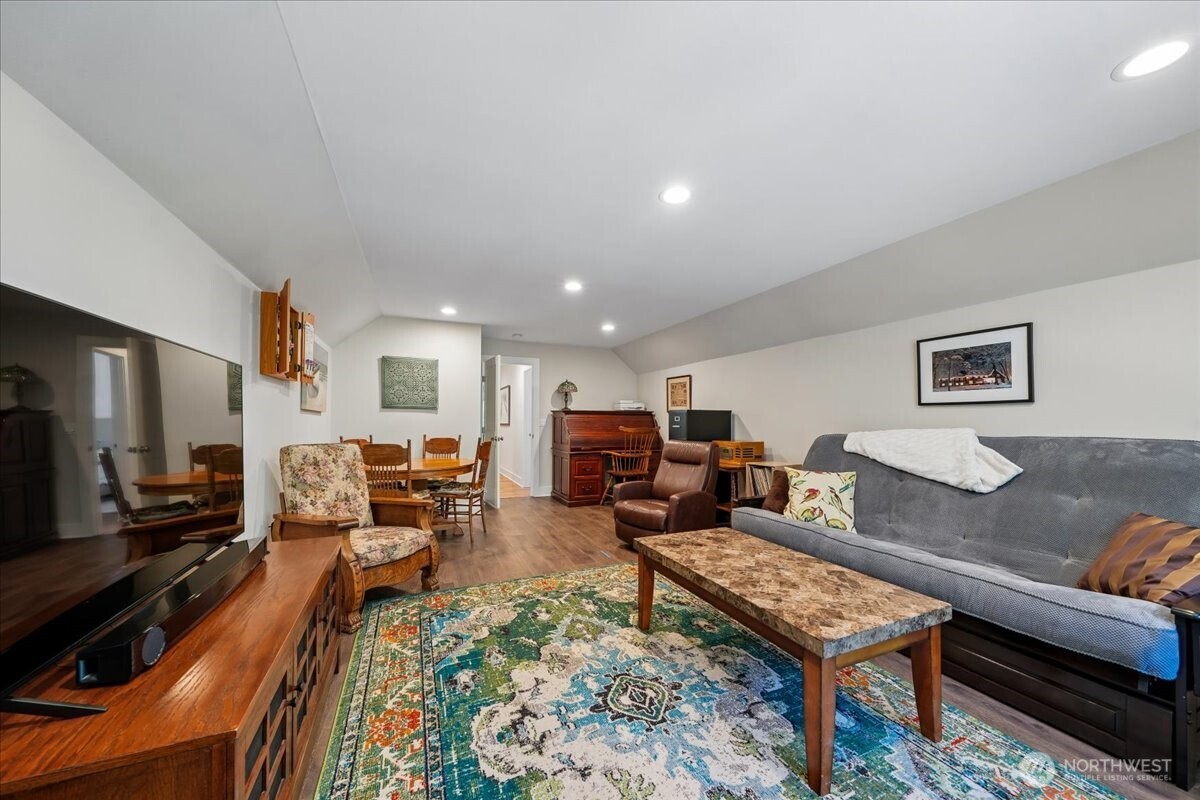 10804 Pioneer Drive , Anderson Island, WA 98303