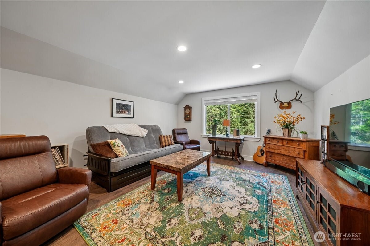 10804 Pioneer Drive , Anderson Island, WA 98303