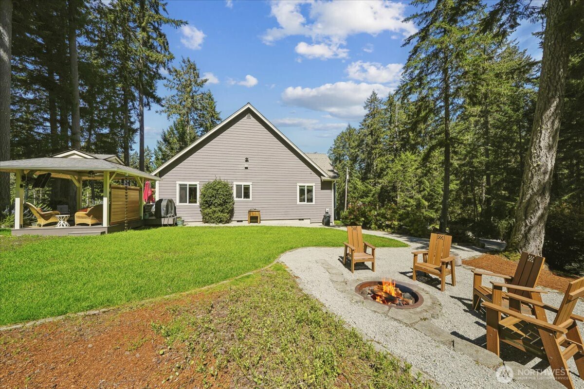 10804 Pioneer Drive , Anderson Island, WA 98303