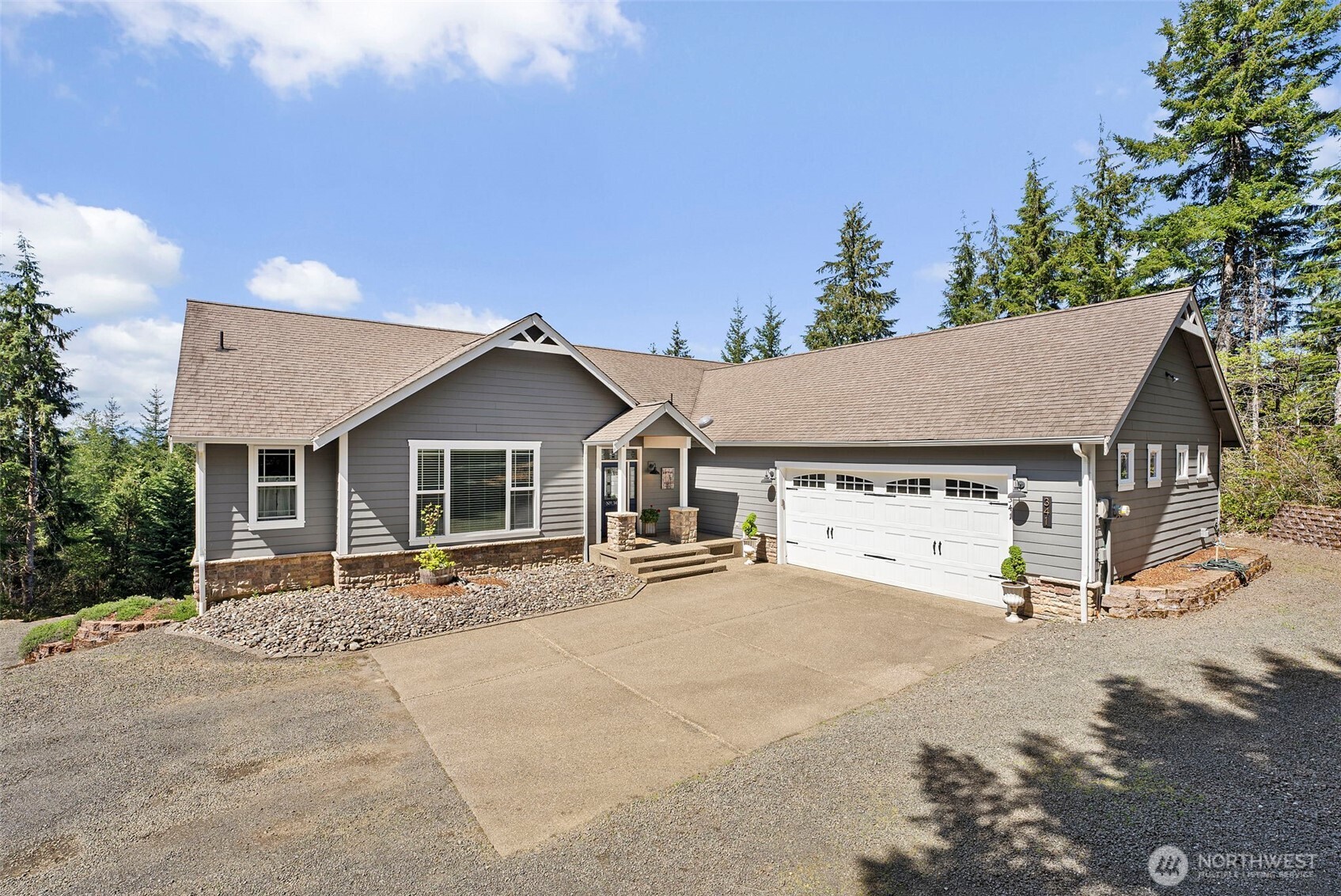 341 W Reeves Hill Drive , Shelton, WA 98584