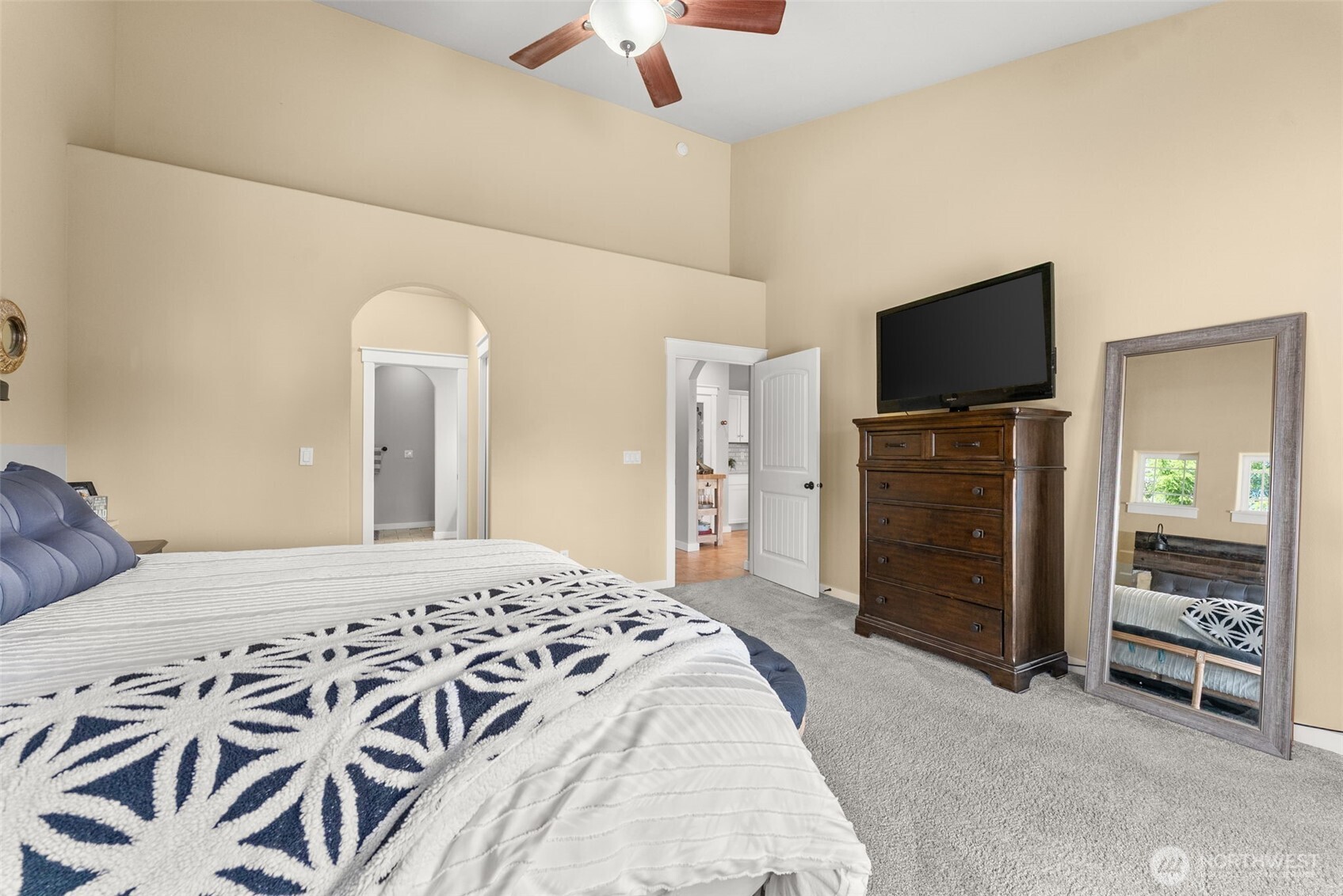 341 W Reeves Hill Drive , Shelton, WA 98584