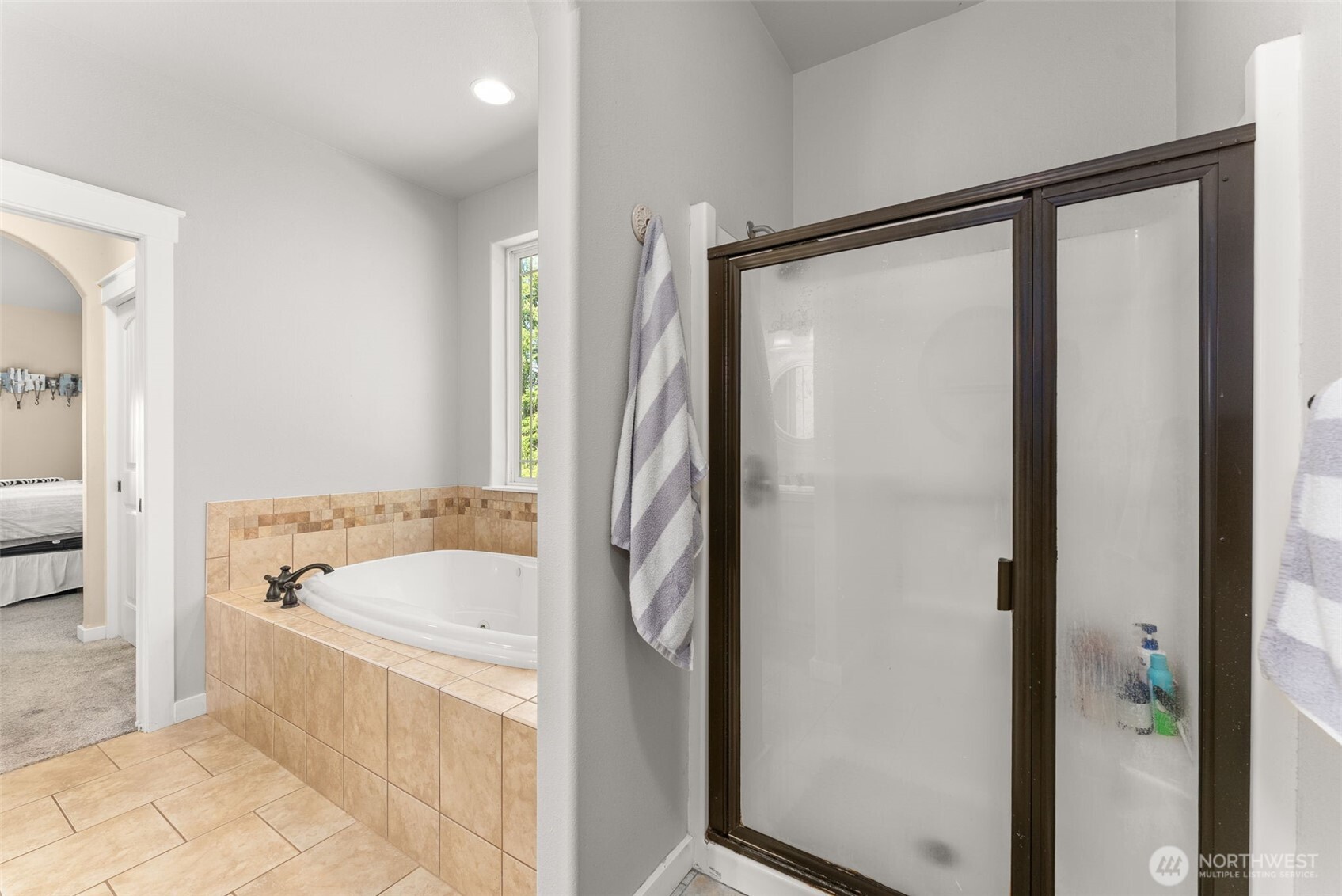 341 W Reeves Hill Drive , Shelton, WA 98584