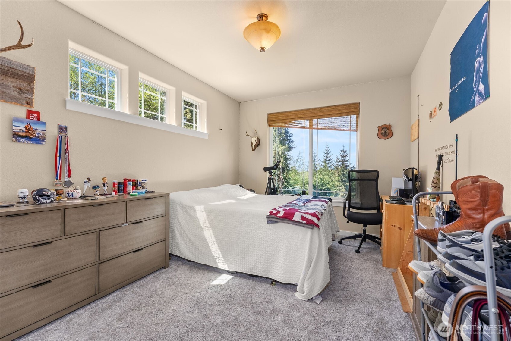 341 W Reeves Hill Drive , Shelton, WA 98584