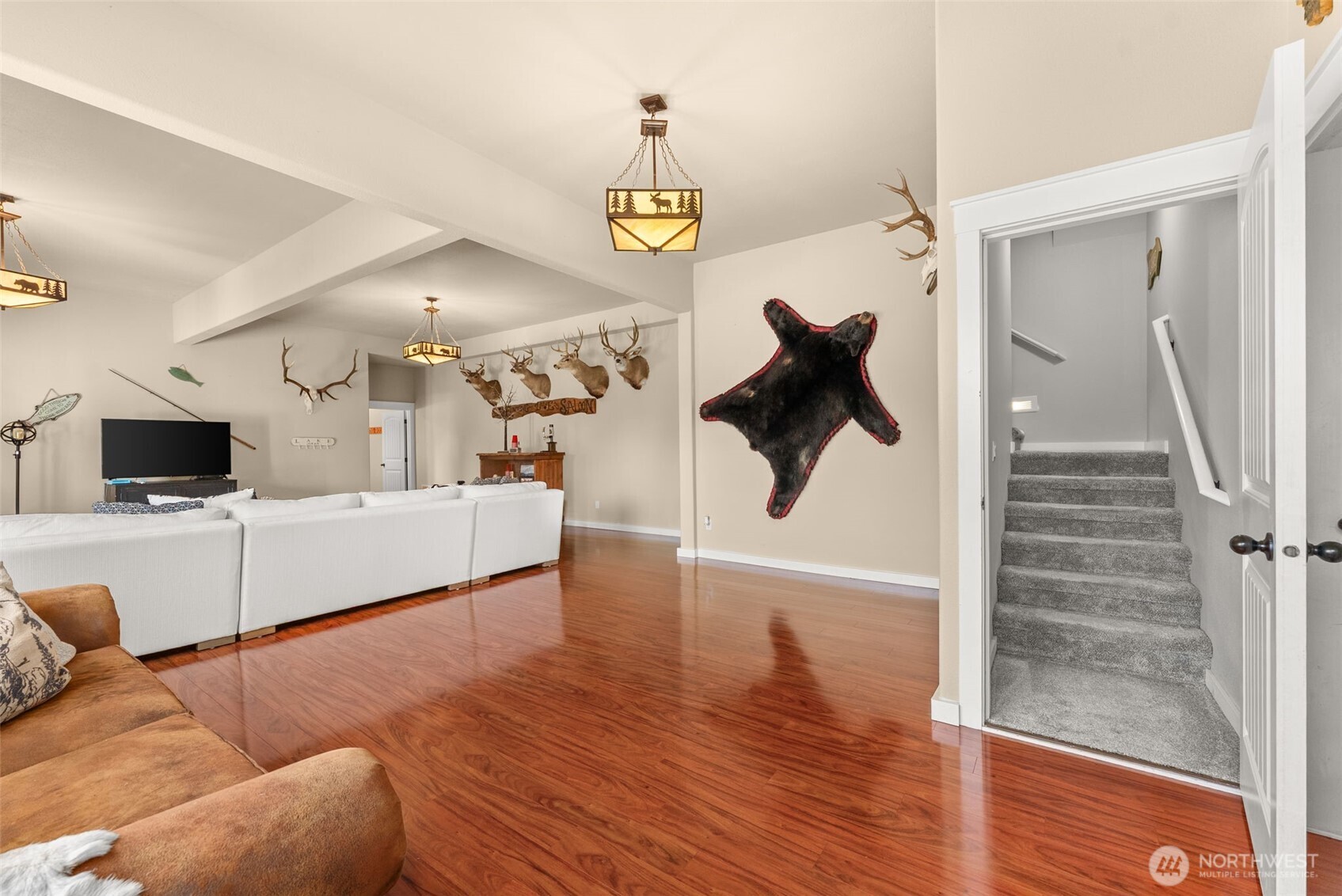 341 W Reeves Hill Drive , Shelton, WA 98584