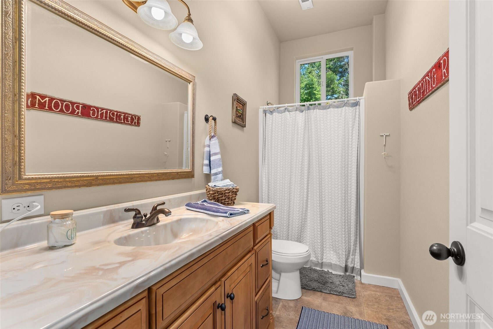 341 W Reeves Hill Drive , Shelton, WA 98584