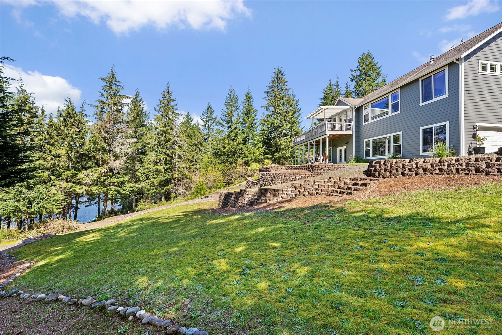 341 W Reeves Hill Drive , Shelton, WA 98584