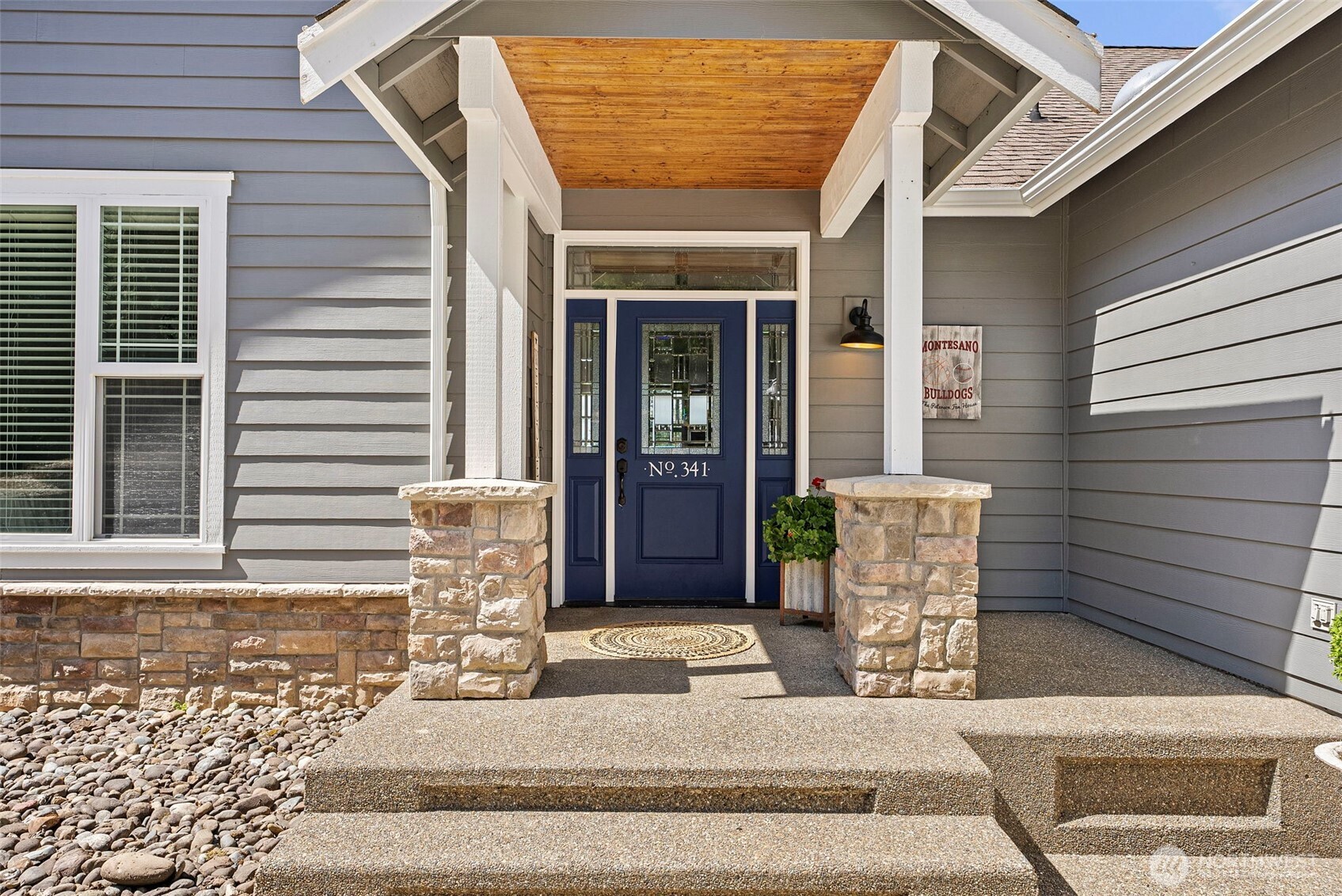 341 W Reeves Hill Drive , Shelton, WA 98584