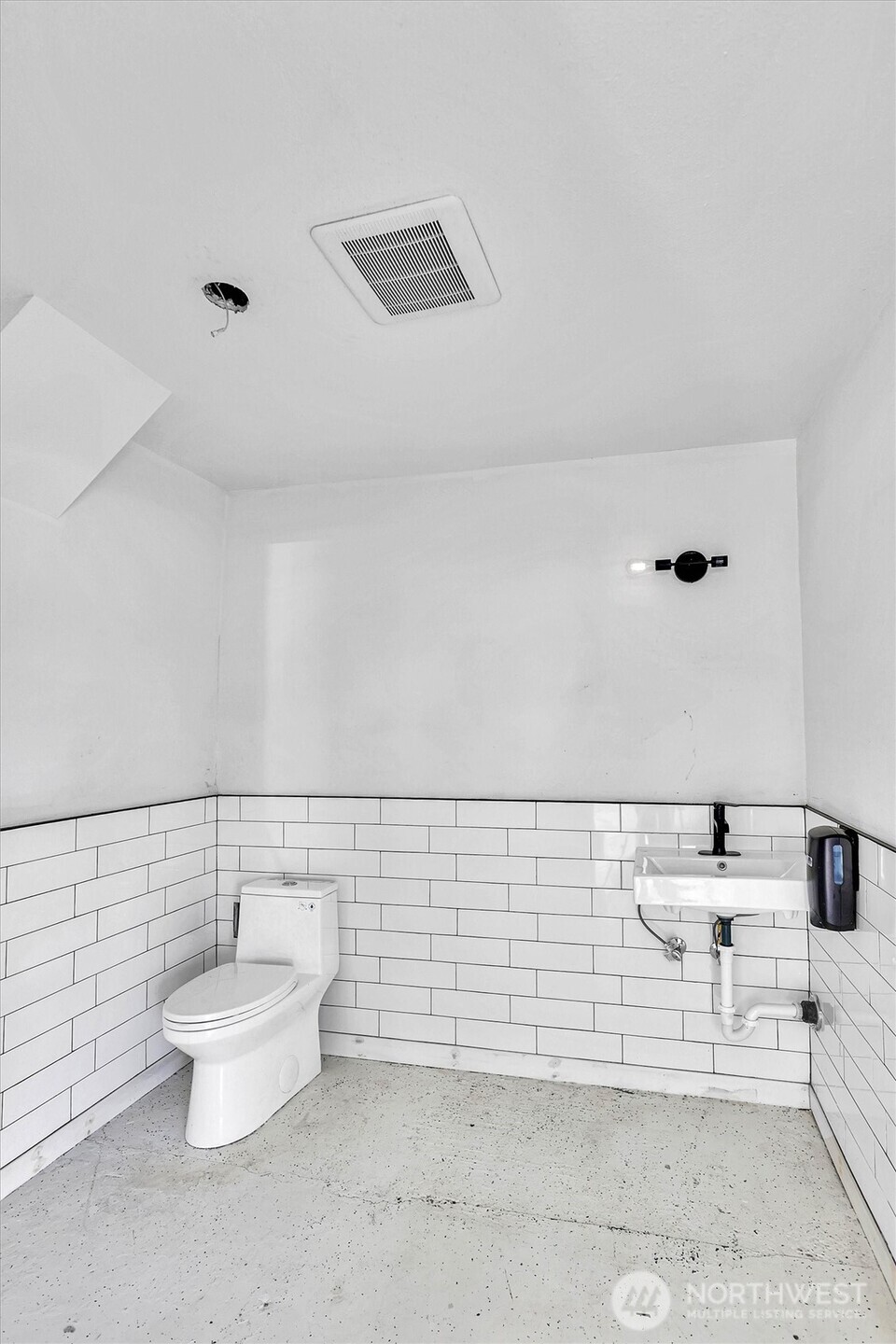 9808 17th Avenue SW, Seattle, WA 98106