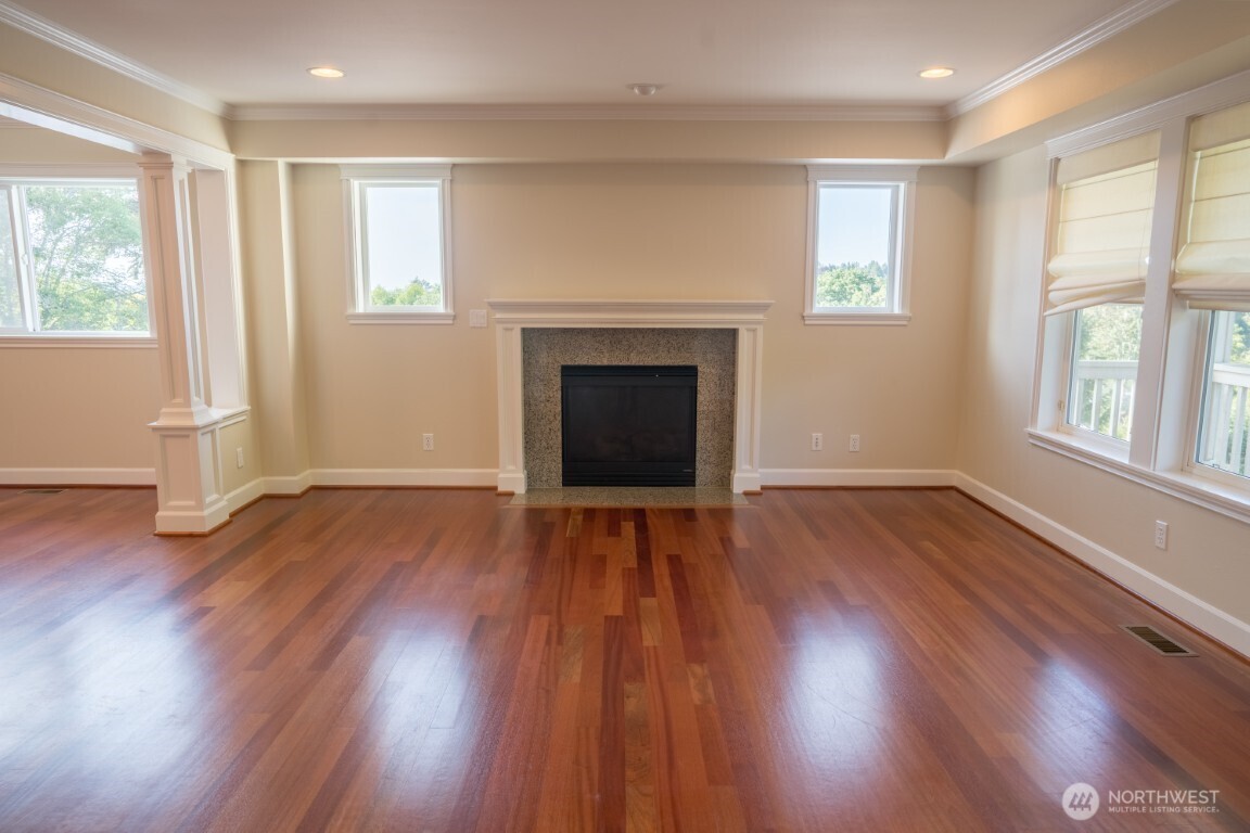 4621 34th Avenue W, Seattle, WA 98199
