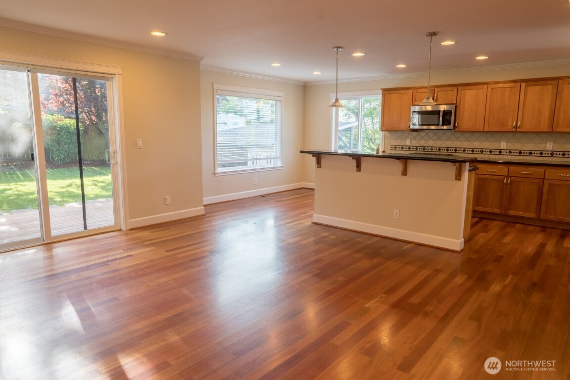 4621 34th Avenue W, Seattle, WA 98199