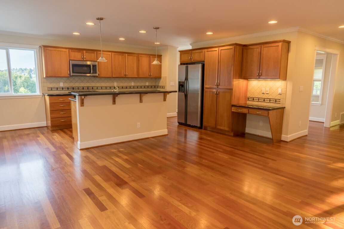 4621 34th Avenue W, Seattle, WA 98199