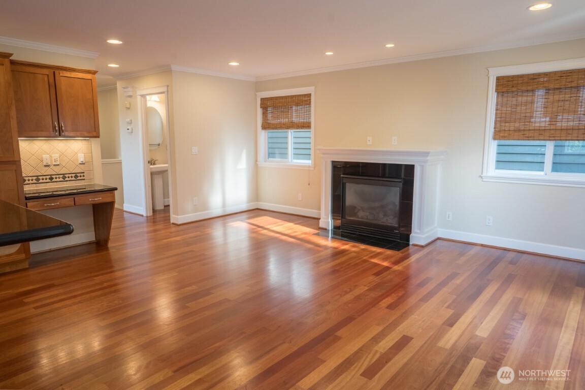 4621 34th Avenue W, Seattle, WA 98199