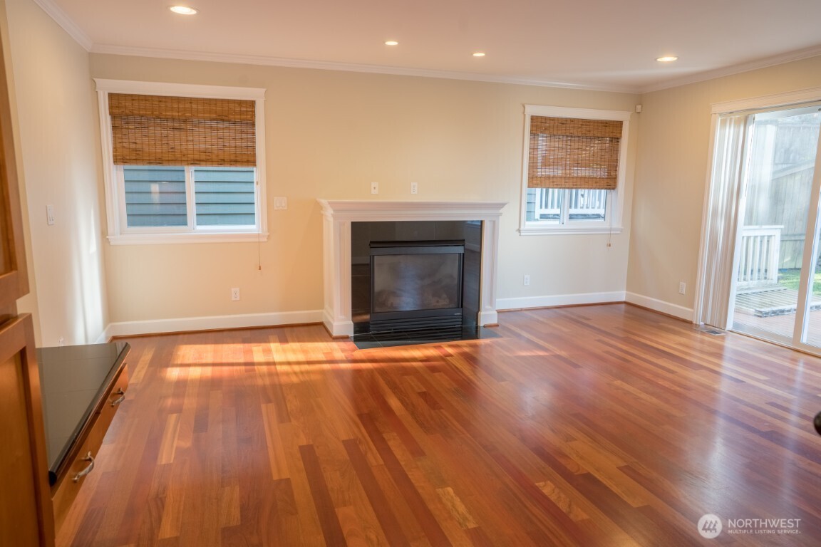 4621 34th Avenue W, Seattle, WA 98199