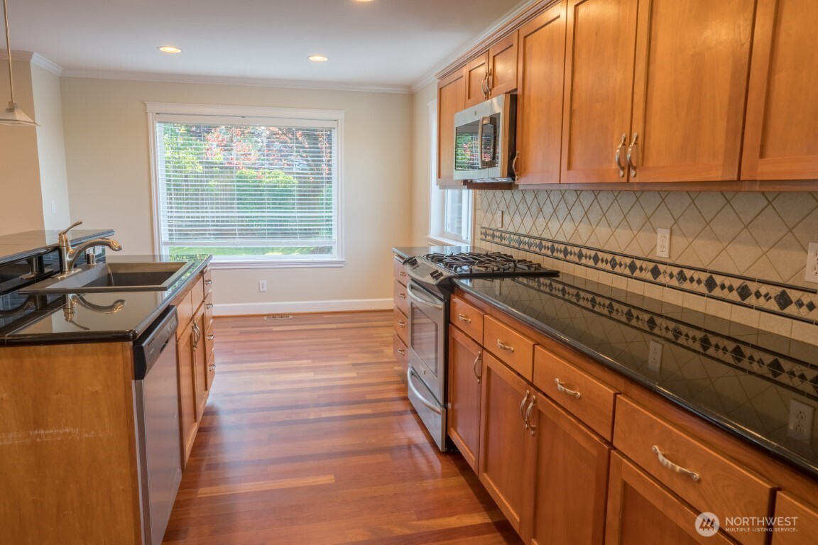 4621 34th Avenue W, Seattle, WA 98199