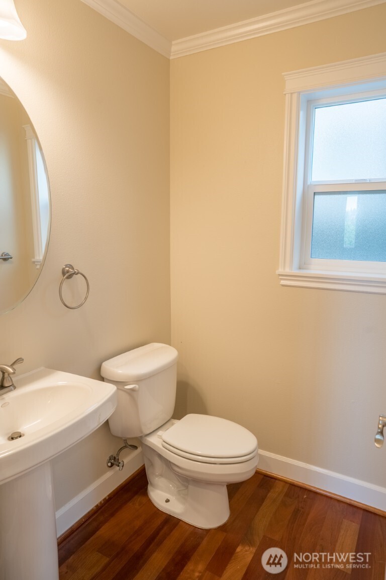 4621 34th Avenue W, Seattle, WA 98199