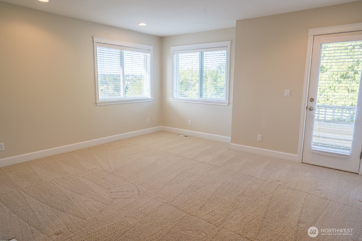 4621 34th Avenue W, Seattle, WA 98199