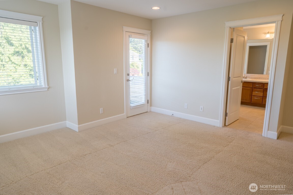 4621 34th Avenue W, Seattle, WA 98199