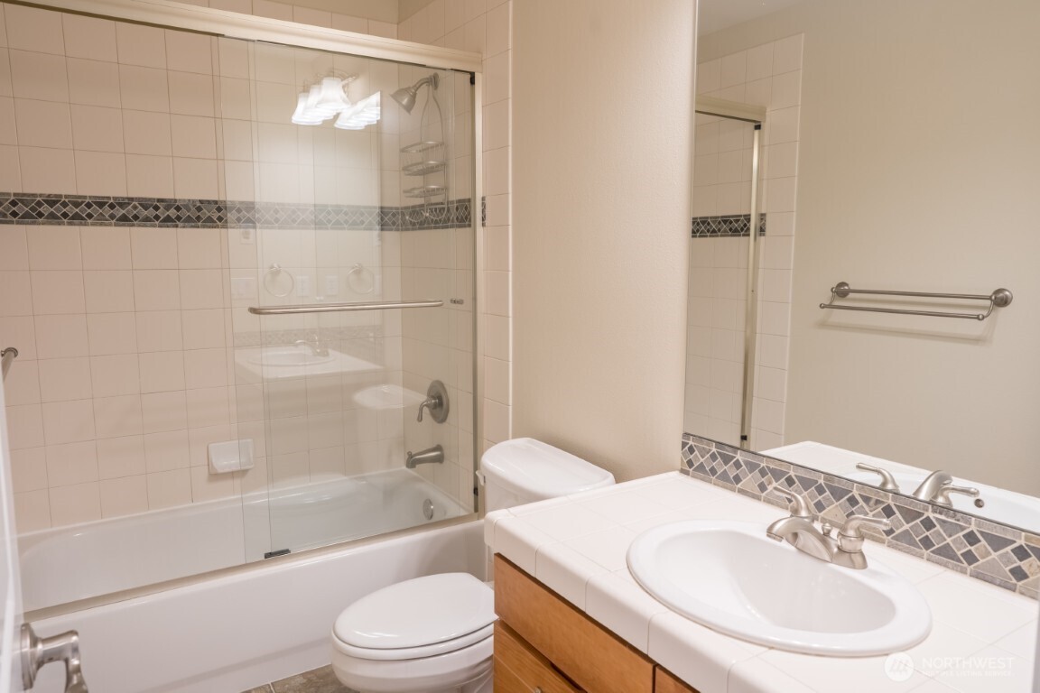 4621 34th Avenue W, Seattle, WA 98199