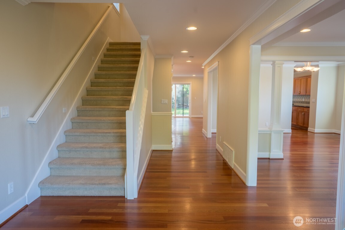 4621 34th Avenue W, Seattle, WA 98199