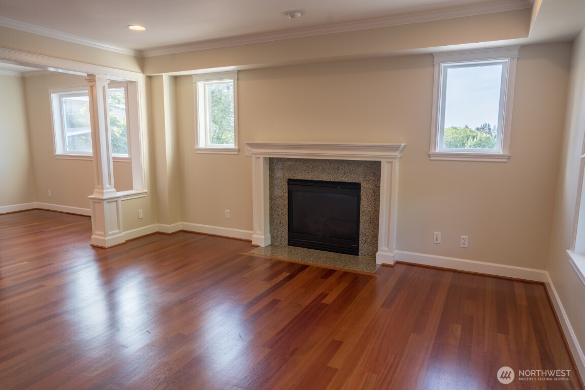 4621 34th Avenue W, Seattle, WA 98199