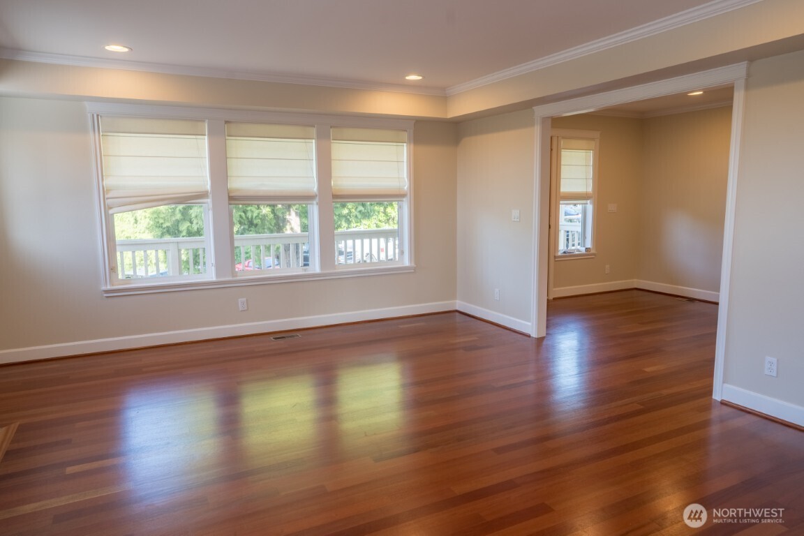 4621 34th Avenue W, Seattle, WA 98199