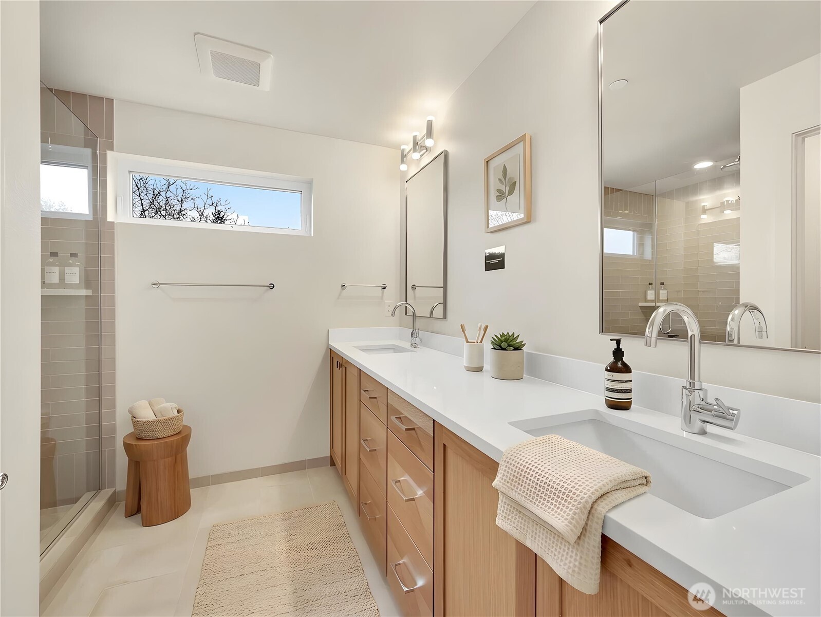 1412 A N 47th Street , Seattle, WA 98103