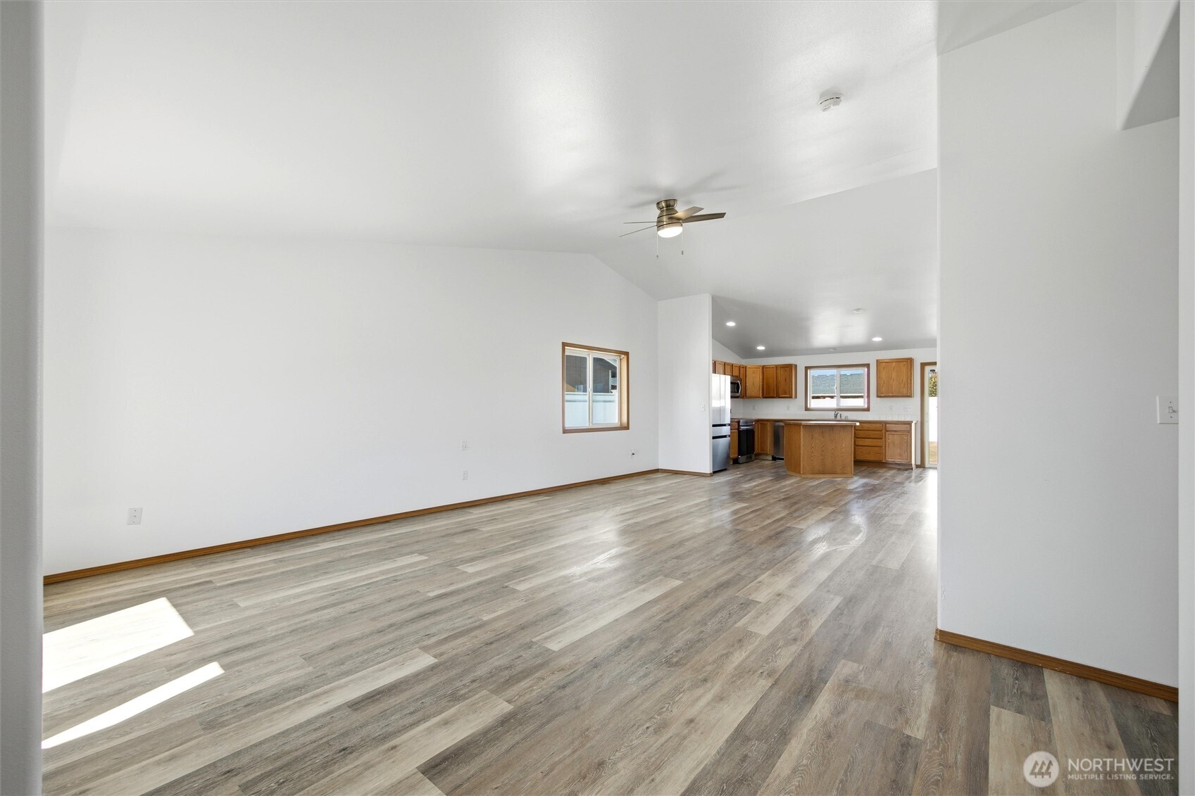 1365 E Gemstone Street E, Othello, WA 99344