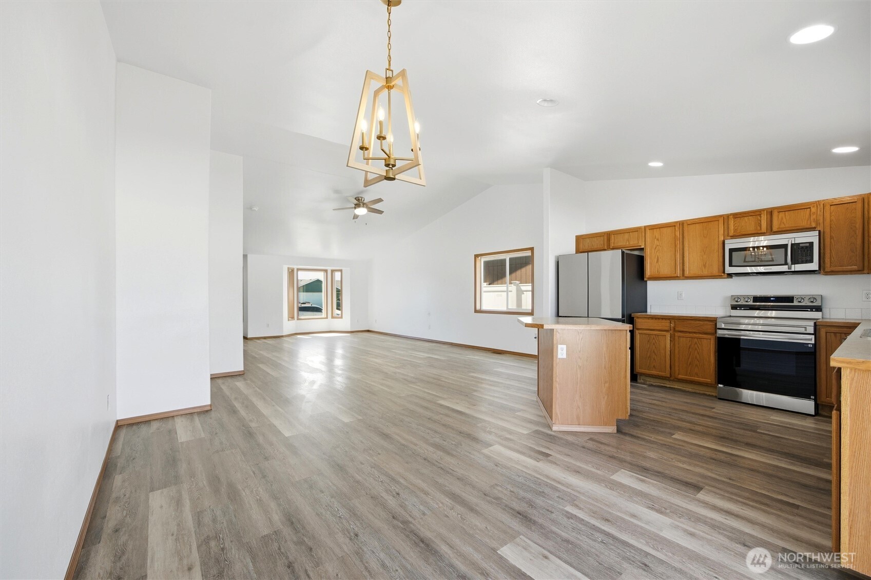 1365 E Gemstone Street E, Othello, WA 99344