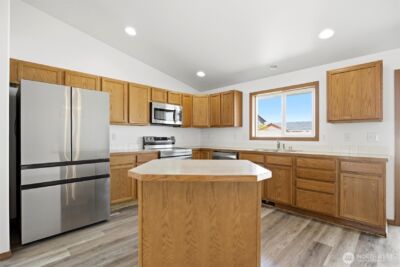 1365 E Gemstone Street E, Othello, WA 99344 - Photo 6
