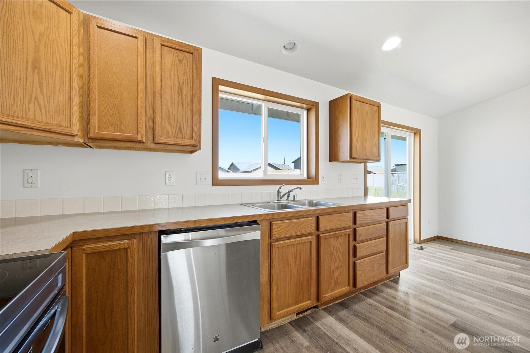 1365 E Gemstone Street E, Othello, WA 99344