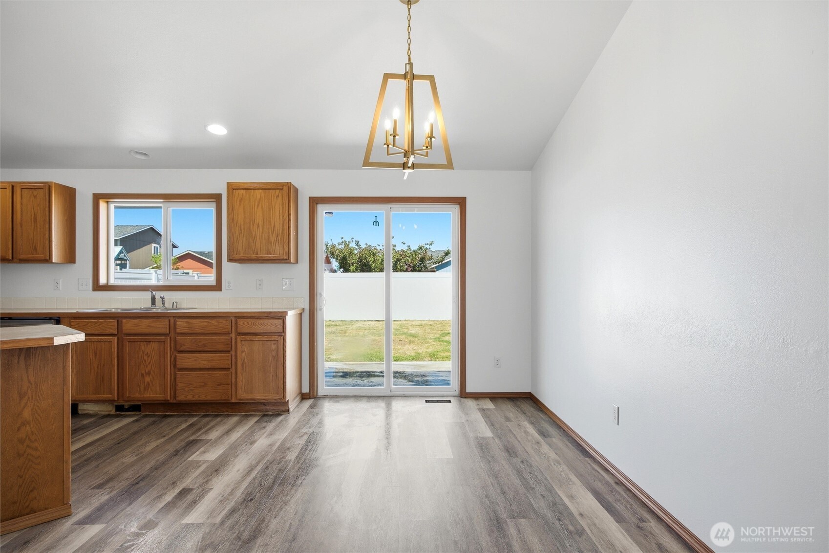 1365 E Gemstone Street E, Othello, WA 99344