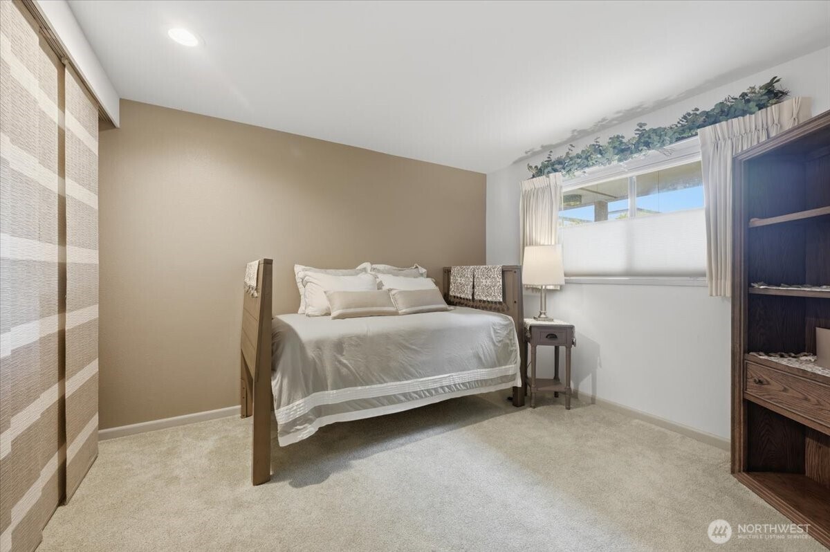 601 S 227th Street #202S, Des Moines, WA 98198