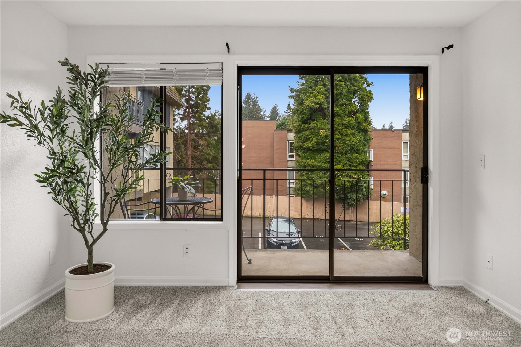 750 N 143rd Street #212, Seattle, WA 98133