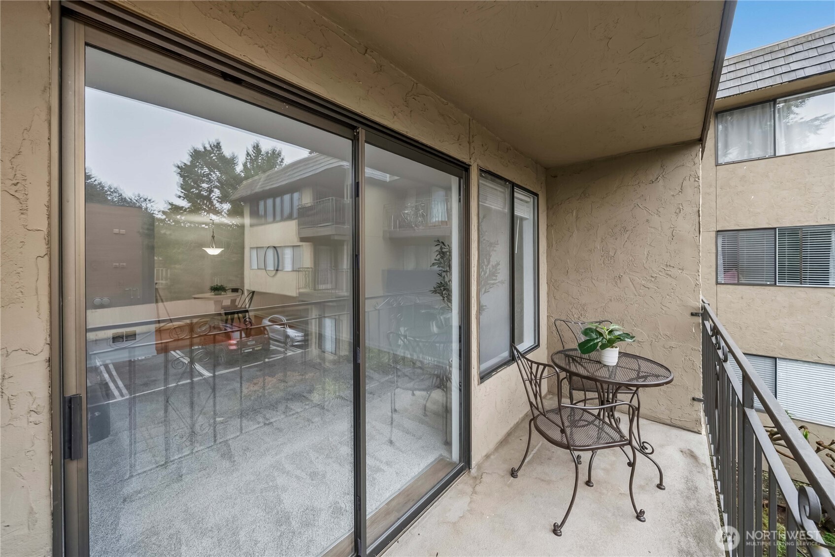 750 N 143rd Street #212, Seattle, WA 98133