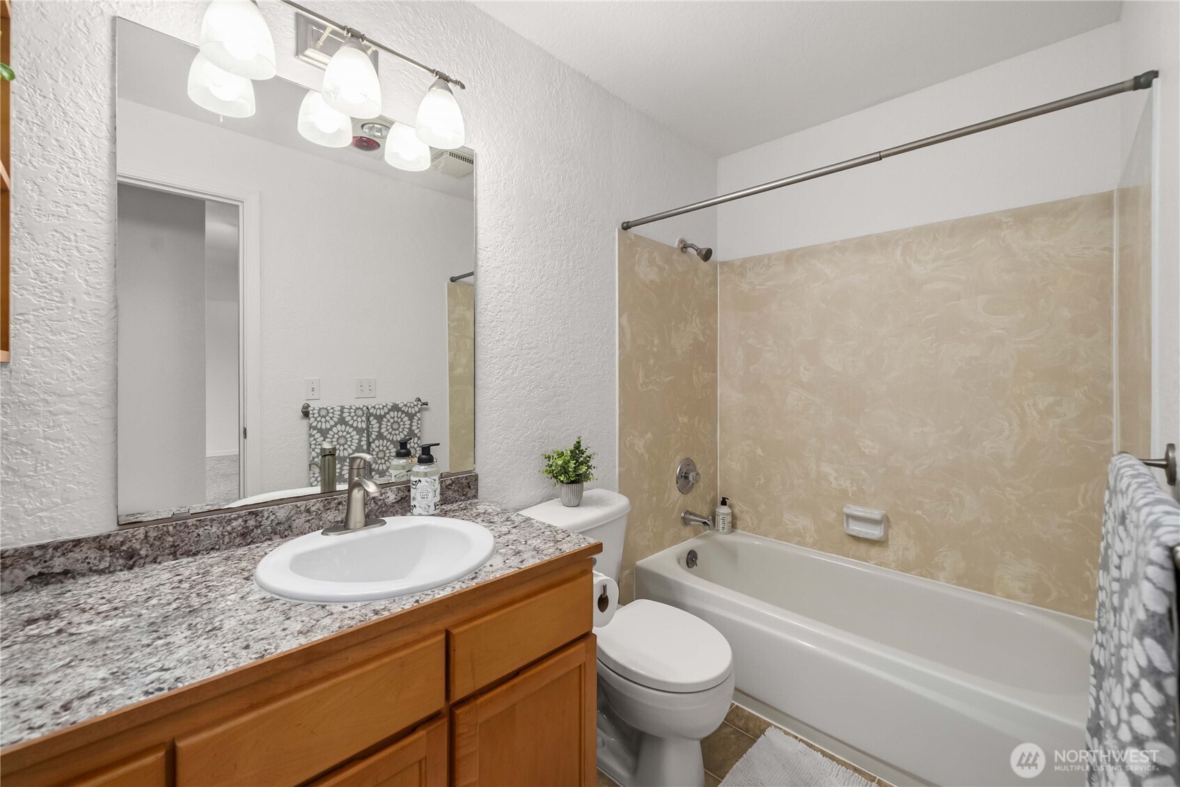 750 N 143rd Street #212, Seattle, WA 98133