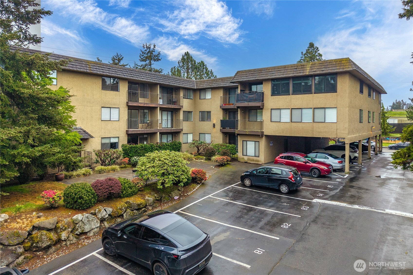 750 N 143rd Street #212, Seattle, WA 98133