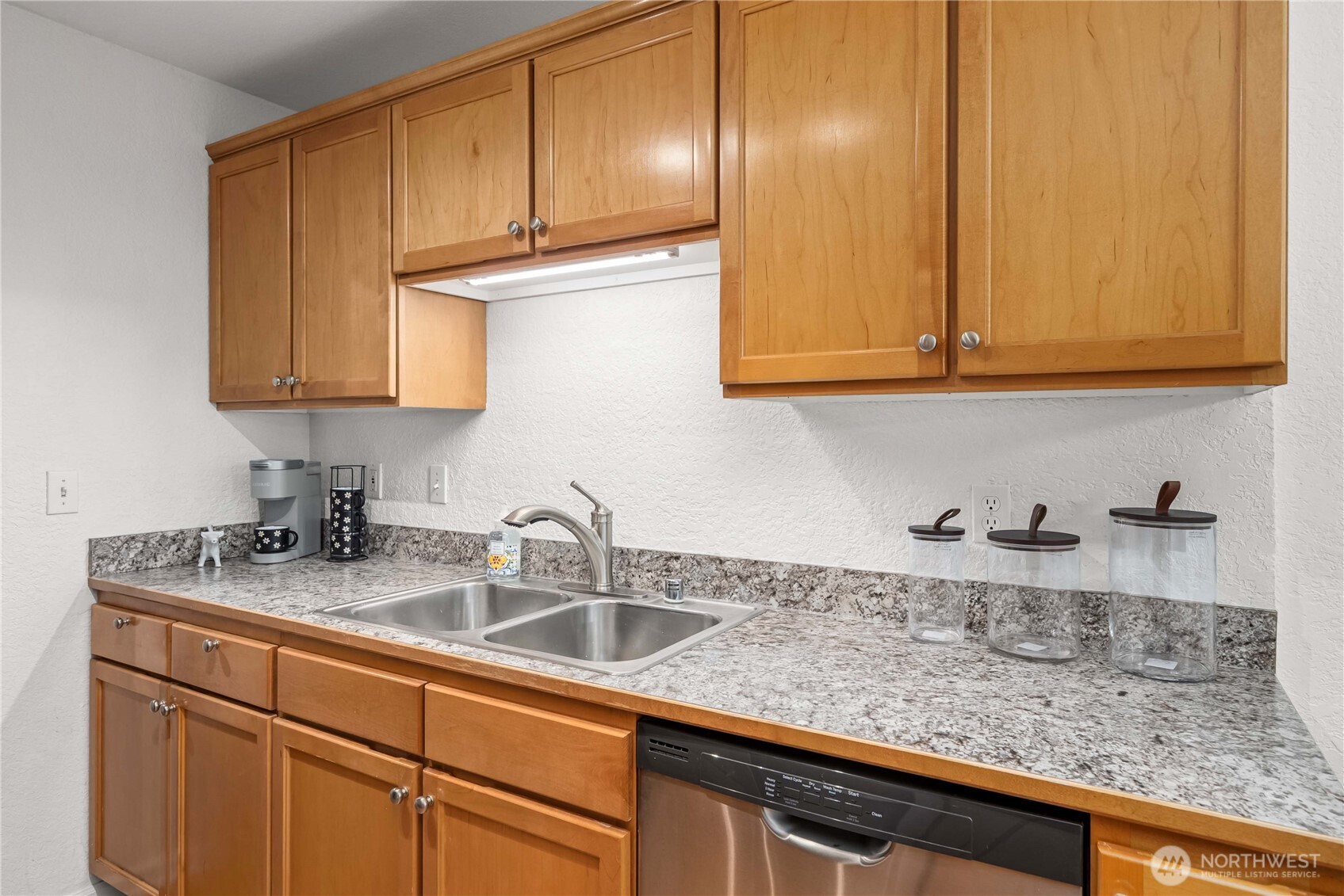 750 N 143rd Street #212, Seattle, WA 98133
