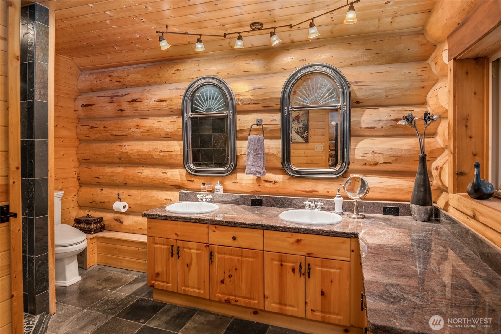 4422 Kachess Lake Road , Easton, WA 98925