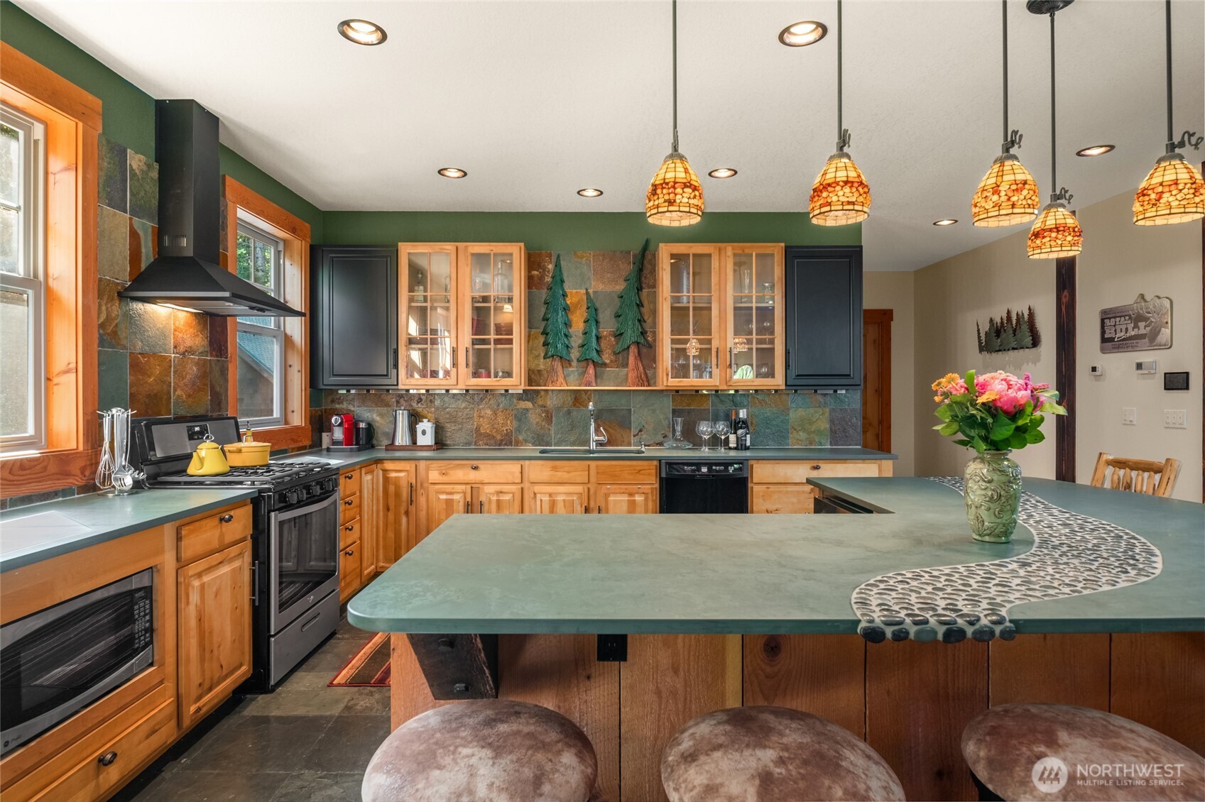 4422 Kachess Lake Road , Easton, WA 98925
