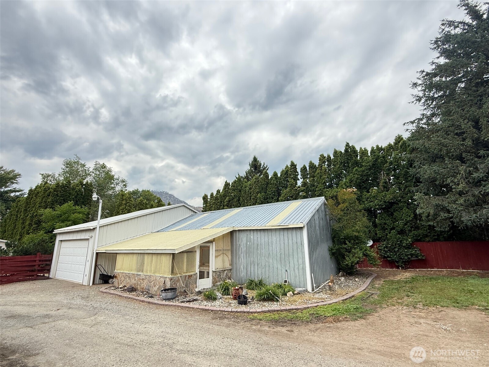 1479 Old Hwy 97 , Malott, WA 98829