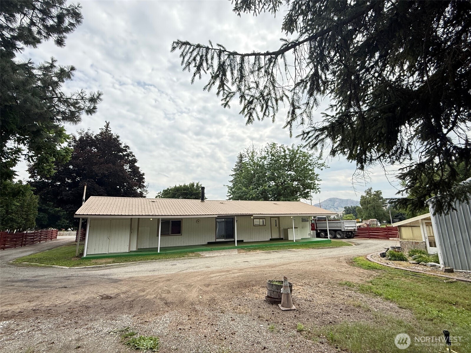 1479 Old Hwy 97 , Malott, WA 98829