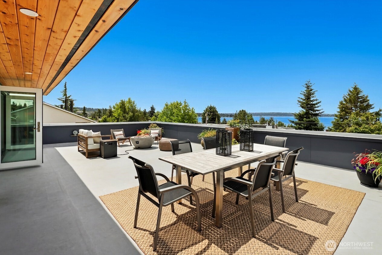 6304 Lakeview Drive , Kirkland, WA 98033