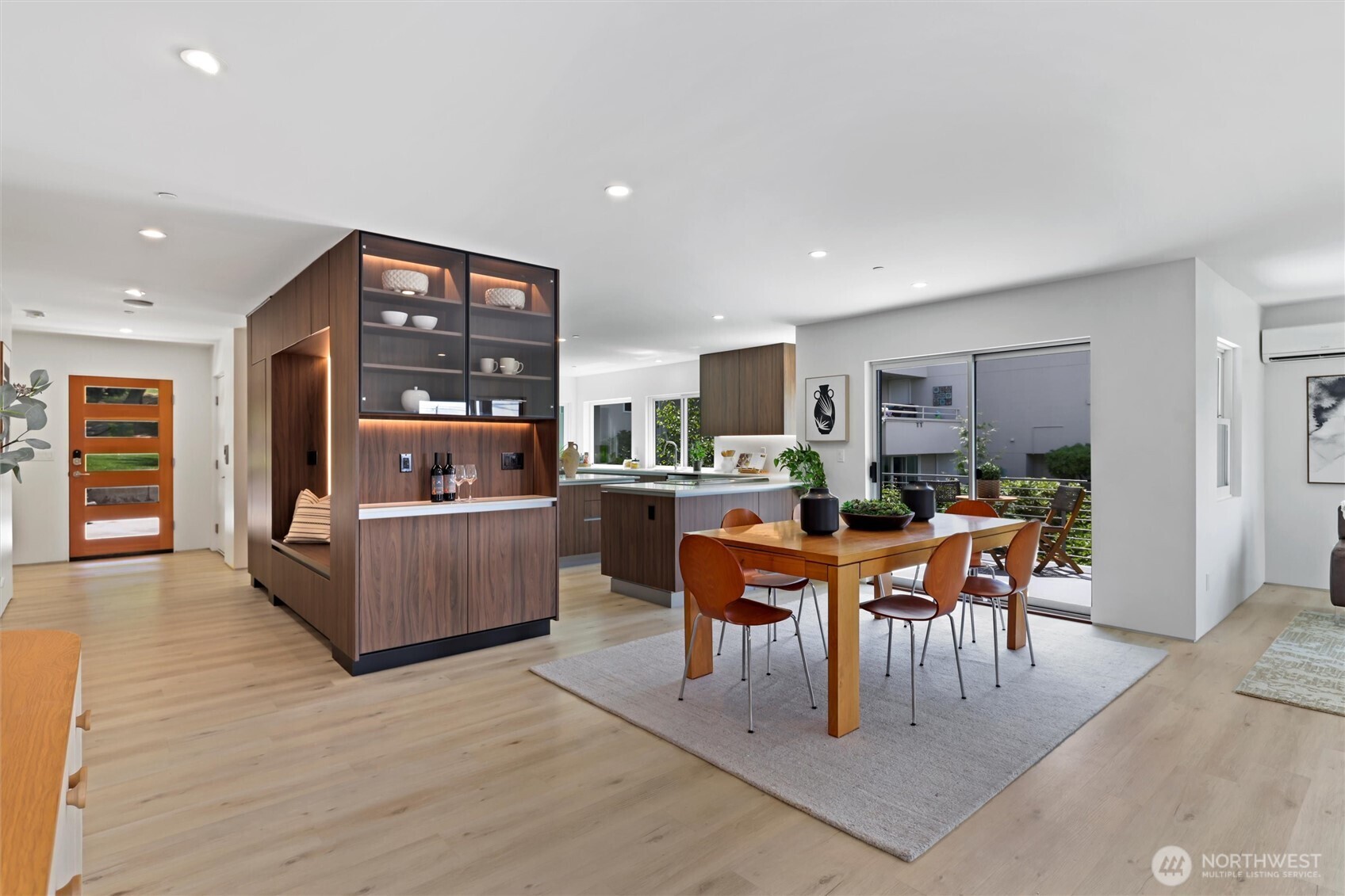 6304 Lakeview Drive , Kirkland, WA 98033