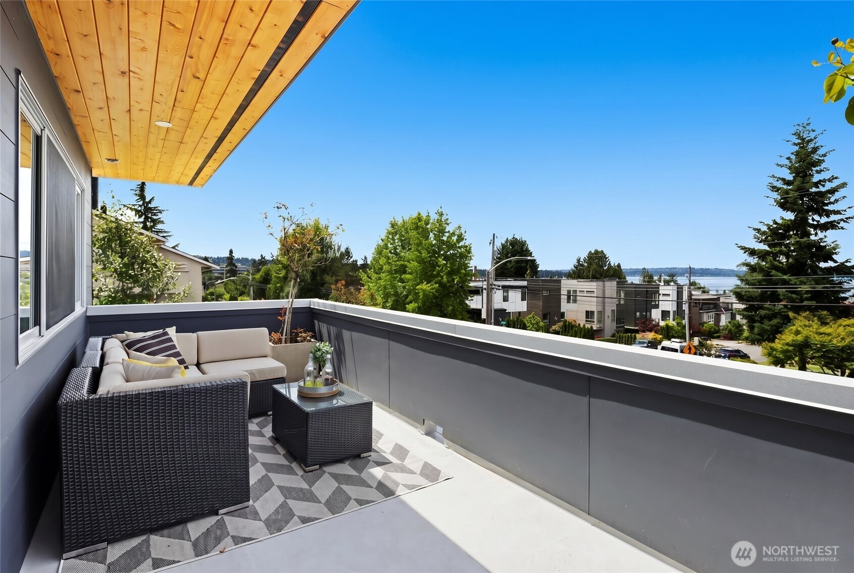 6304 Lakeview Drive , Kirkland, WA 98033