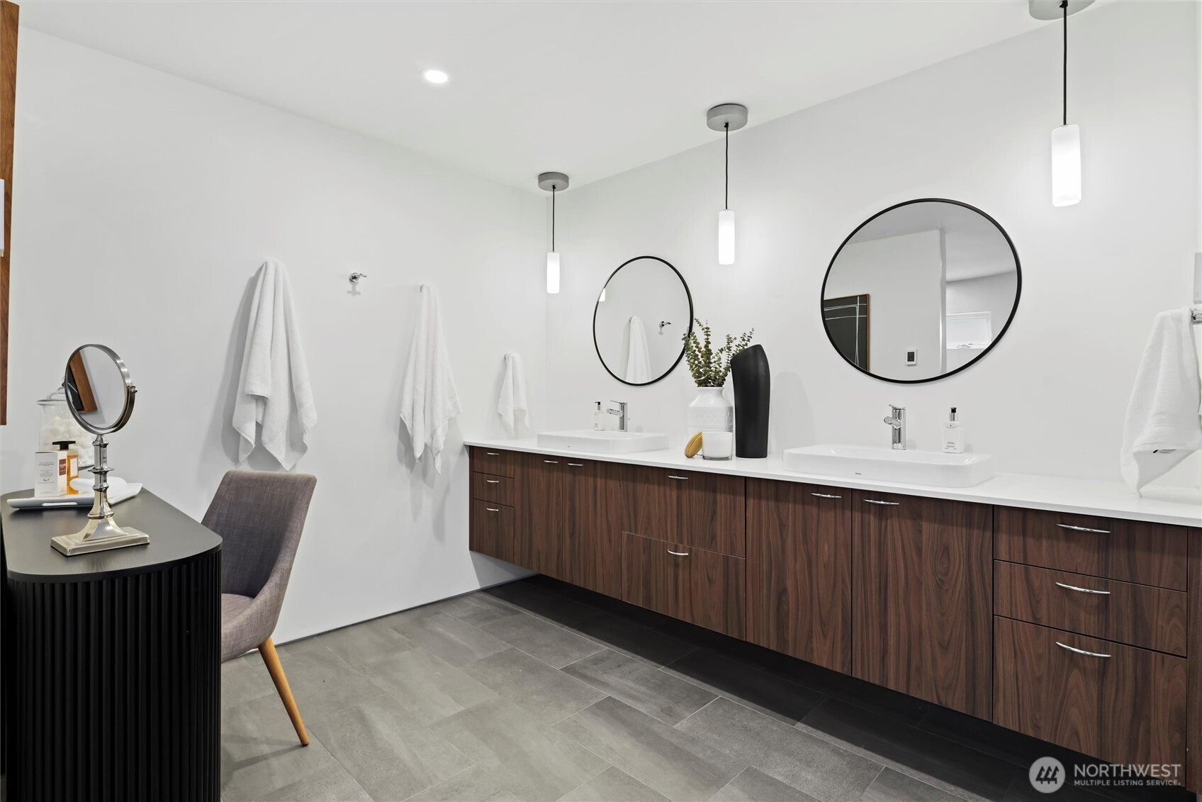 6304 Lakeview Drive , Kirkland, WA 98033