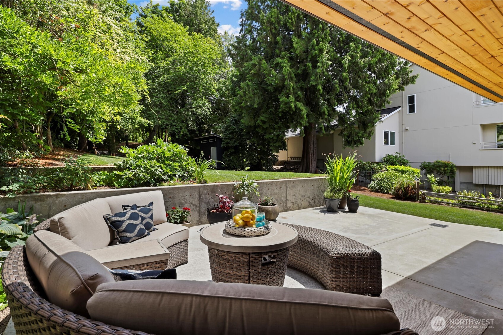 6304 Lakeview Drive , Kirkland, WA 98033