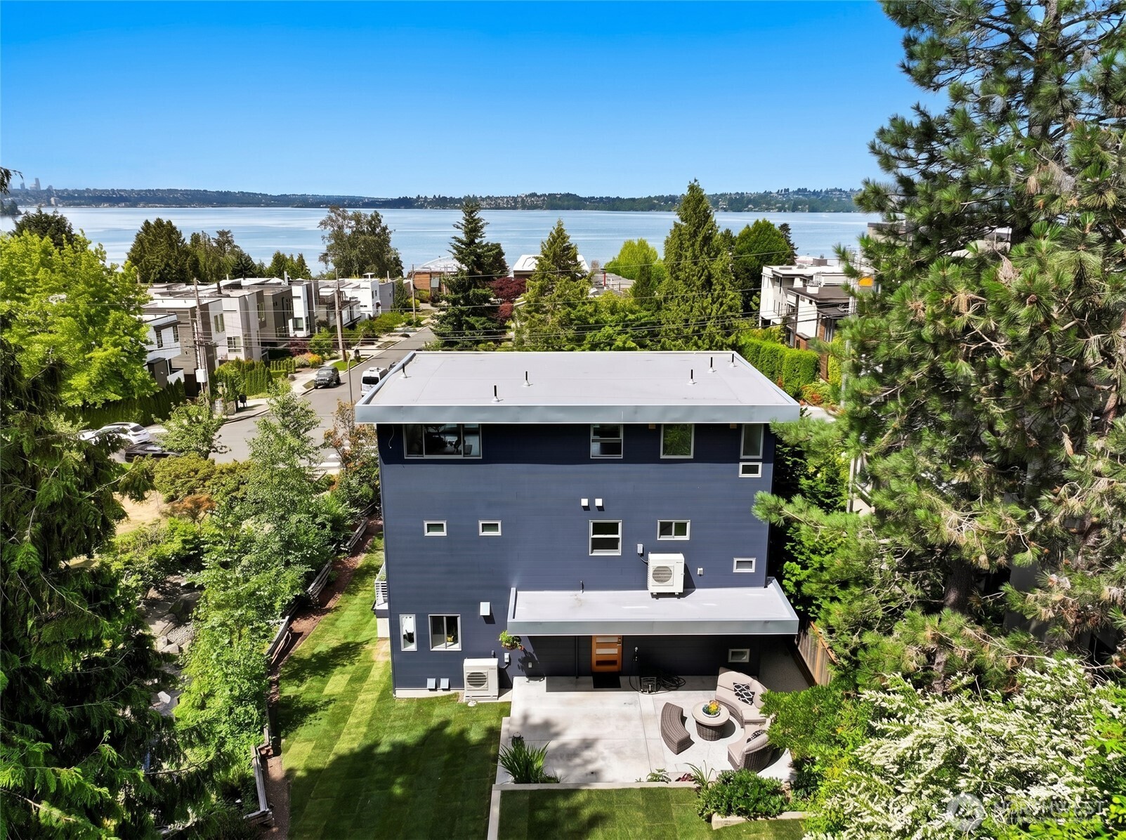 6304 Lakeview Drive , Kirkland, WA 98033