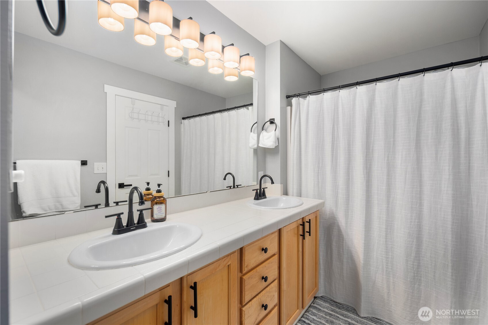 7823 Ingram Lane SE, Snoqualmie, WA 98065