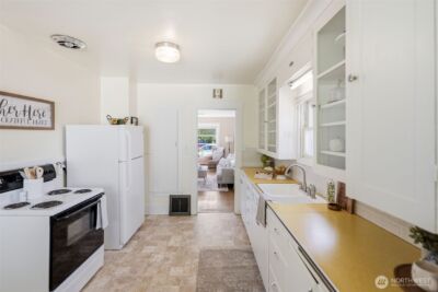 5222 S I Street , Tacoma, WA 98408 - Photo 9